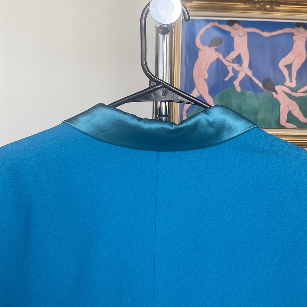Gillian Suits | Blue Structural Jacket - Picture 8 of 8